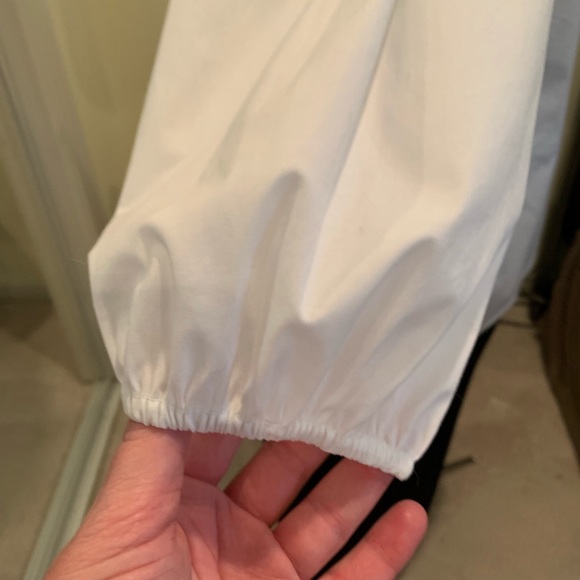 NWT Simply Vera Wang Pleated White Swing Top - Picture 4 of 8